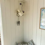 Charming Summer House Close To The Water 度假居 *