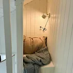 Charming Summer House Close To The Water 度假居 *