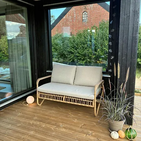 Charming Summer House Close To The Water