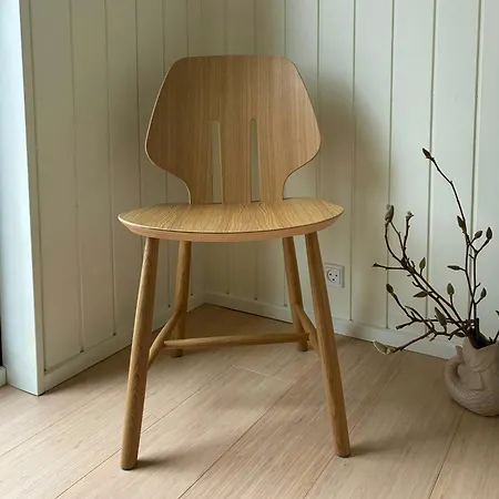 Charming Summer House Close To The Water