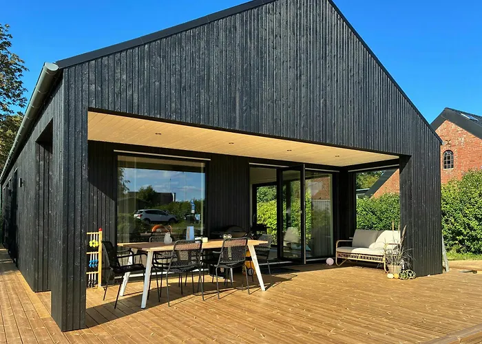 Hébergement de vacances Charming Summer House Close To The Water *