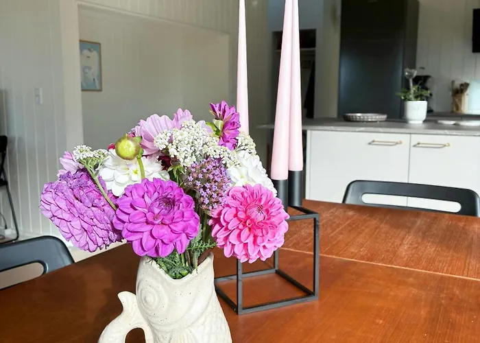 Charming Summer House Close To The Water *