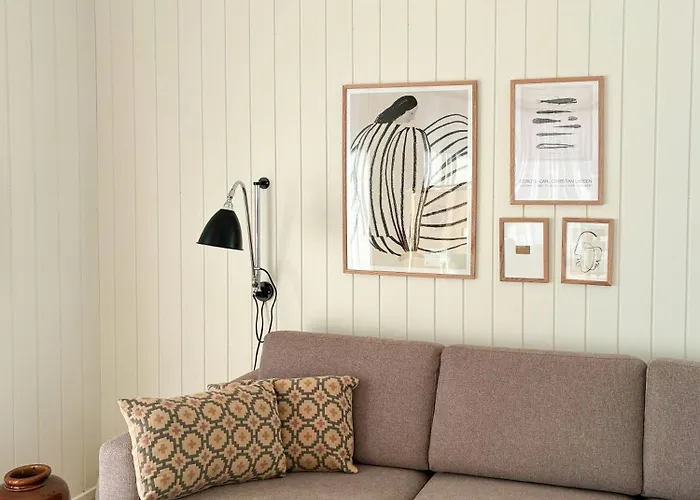 Charming Summer House Close To The Water *