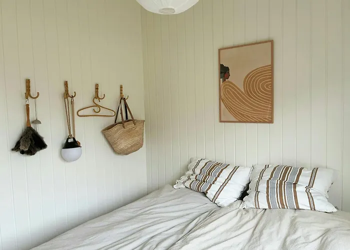 Charming Summer House Close To The Water *