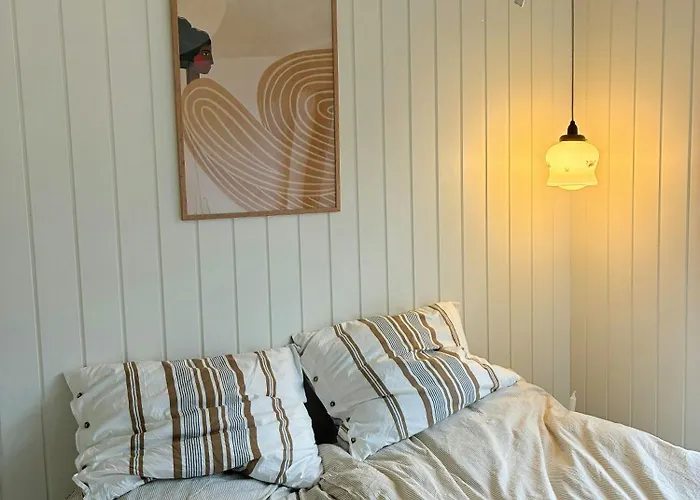 펜션 Charming Summer House Close To The Water *