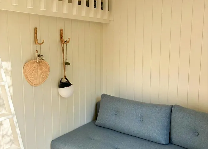 Charming Summer House Close To The Water Holiday home *