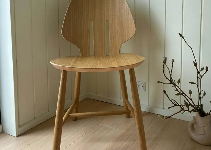 Charming Summer House Close To The Water