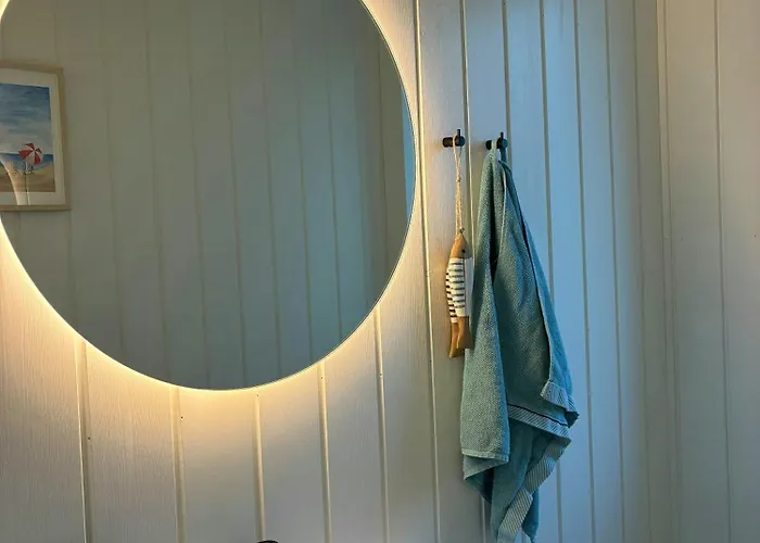 Charming Summer House Close To The Water Hébergement de vacances *