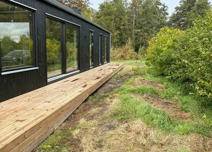 Charming Summer House Close To The Water Holiday home